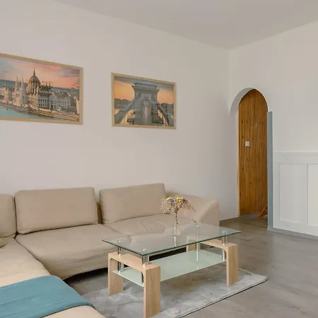Apartamento Terminal Garden Budapeste